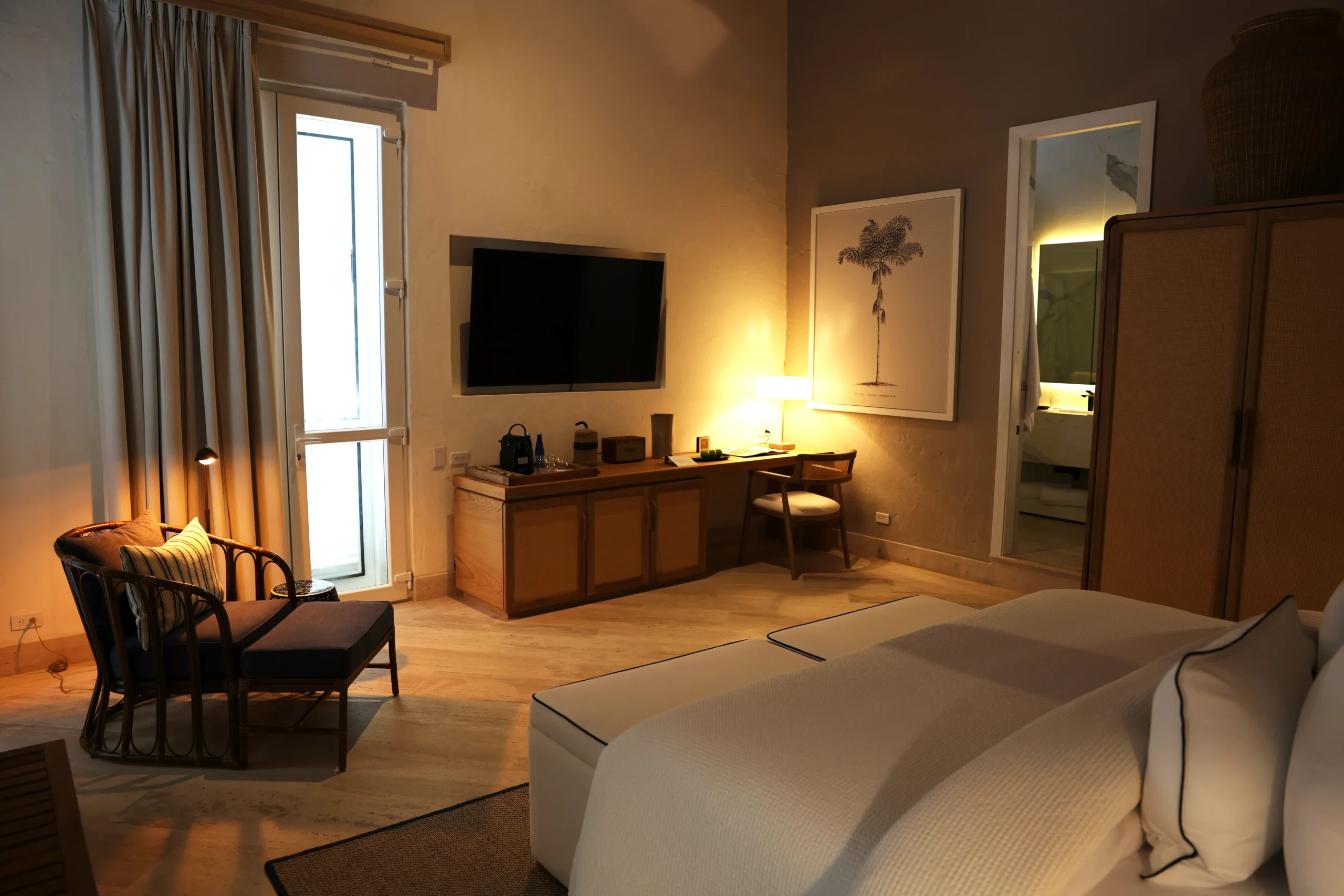 The Keeper of the Walls — Hotel Casa Libertadores